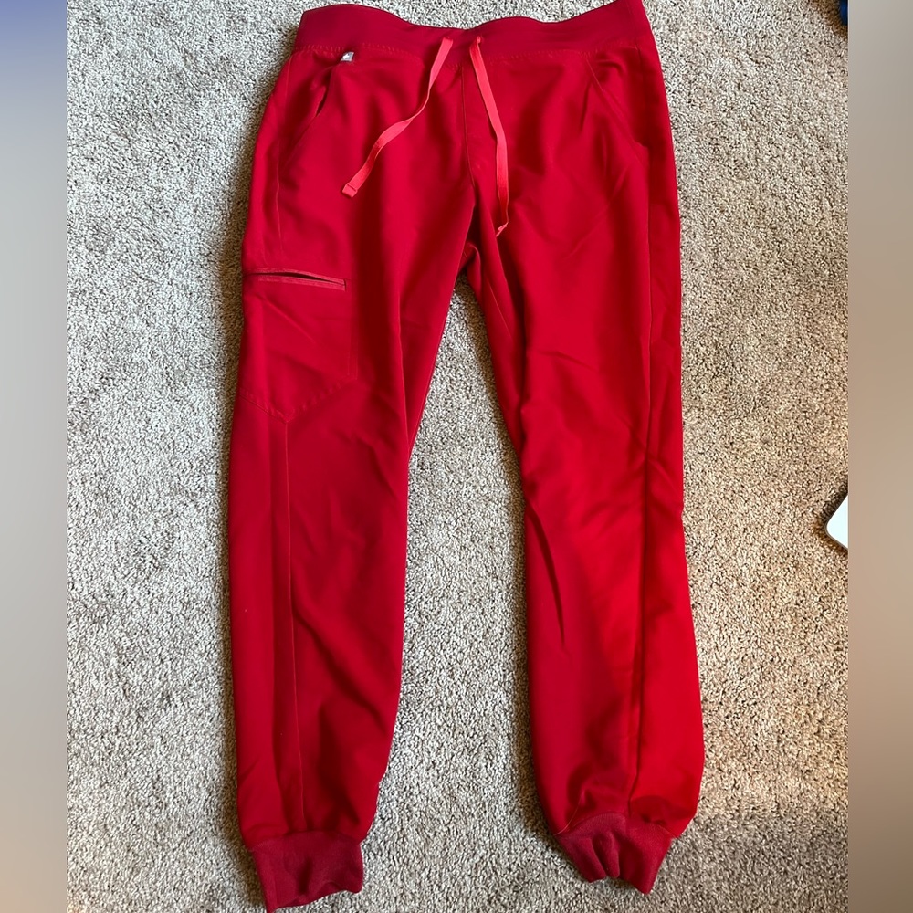 Figs Zamora jogger style scrub pants